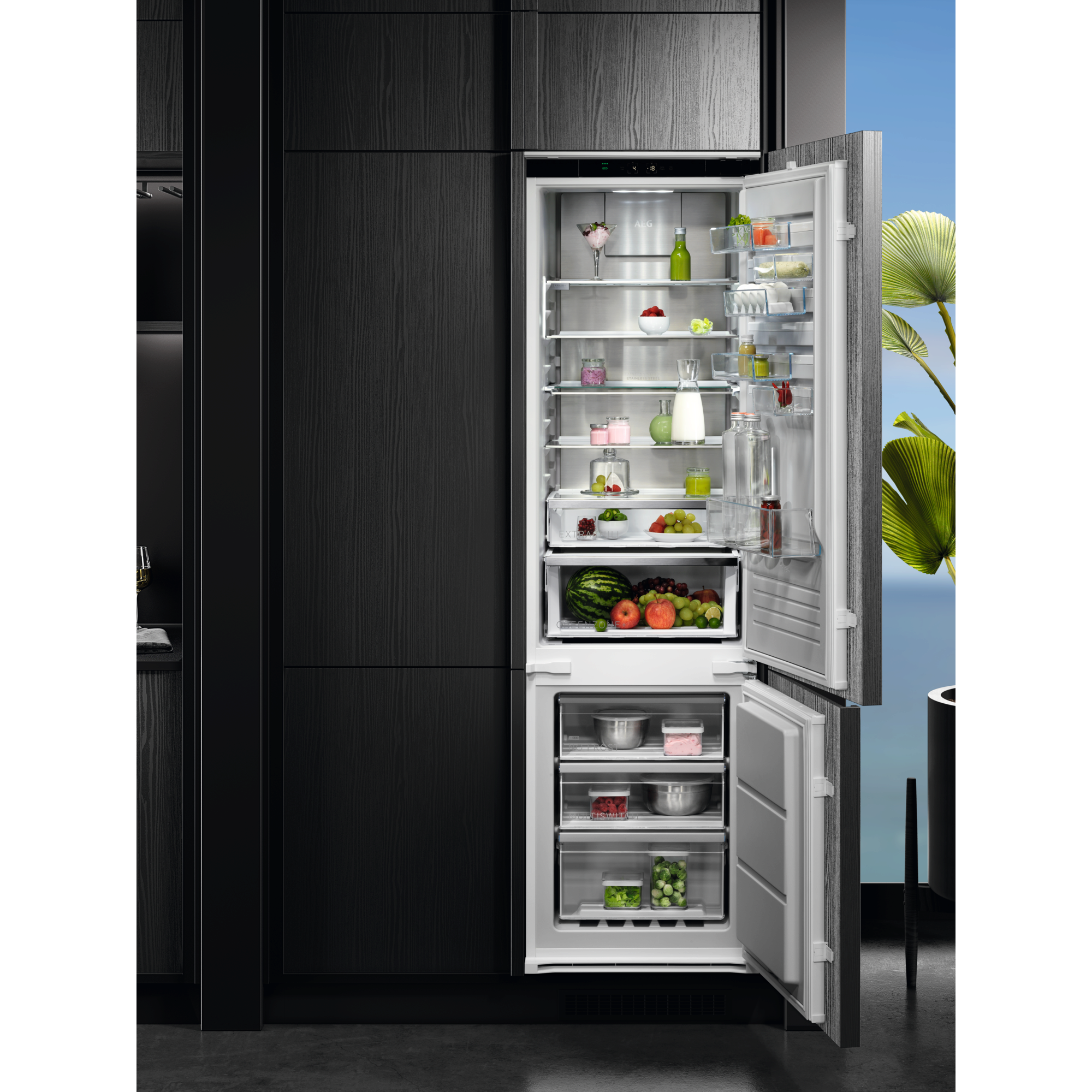 AEG - Integrated Fridge Freezer - NSC8M191DS