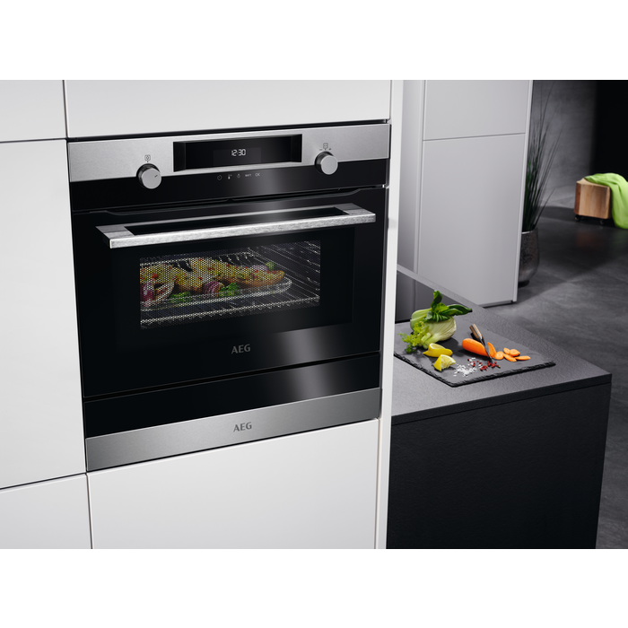 AEG - Integrated Microwaves - KMK525860M