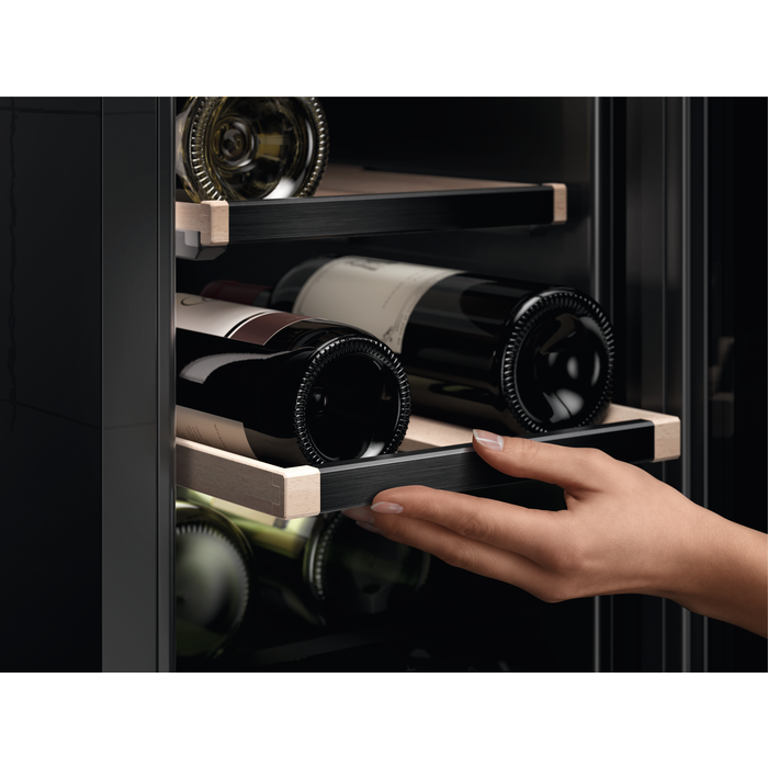 AEG - Under-counter wine cabinets - AWUS018B7B