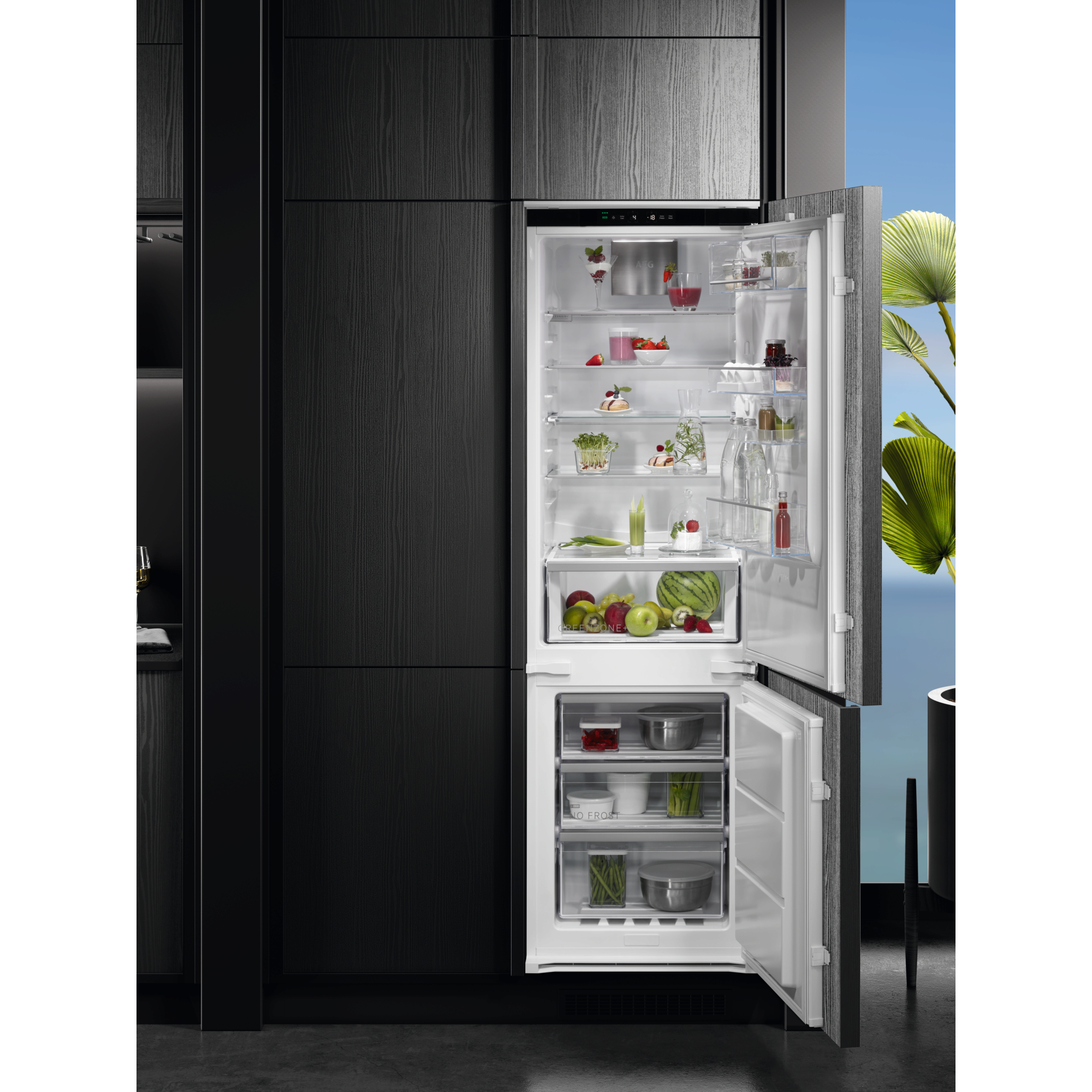 AEG - Integrated Fridge Freezer - NSC7G181DS