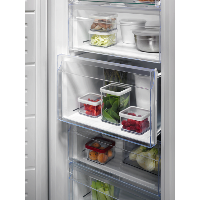 AEG - Freestanding Freezer - OAG6N281EW