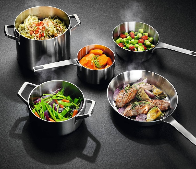 Cooking Accessories - Oven, Hobs & Cooker Accessories | AEG